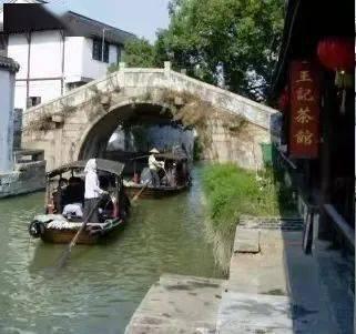 李宏为“铁军五期班”学员作党课辅导